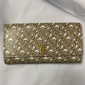 Burberry monogram wallet modern pristine condition like new with COA